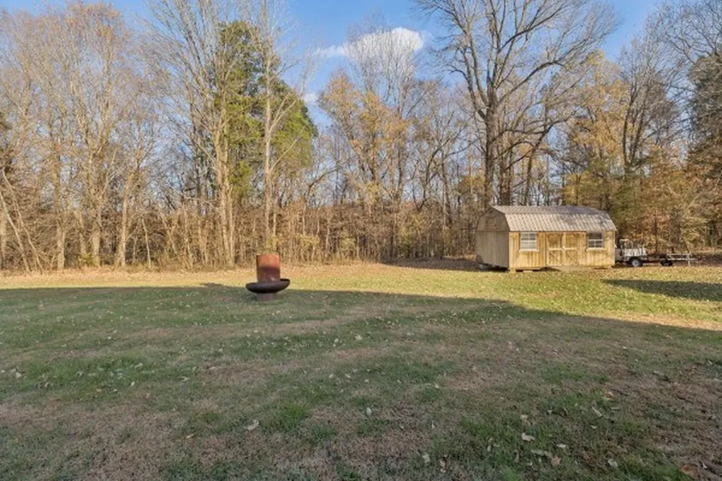 104 Leigh Anna Circle Lafayette TN 37083