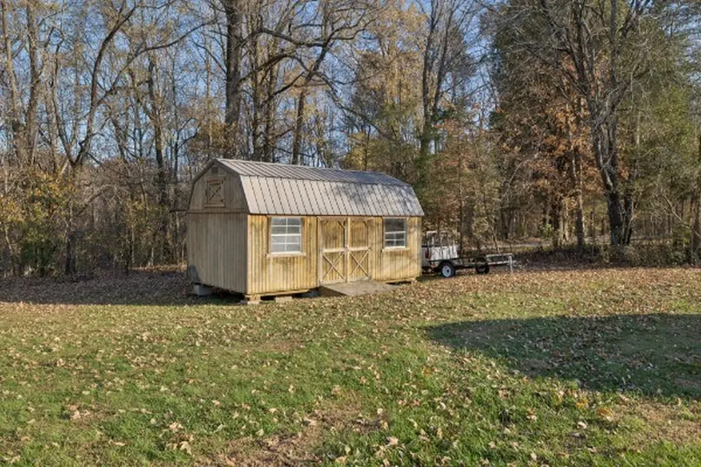 104 Leigh Anna Circle Lafayette TN 37083