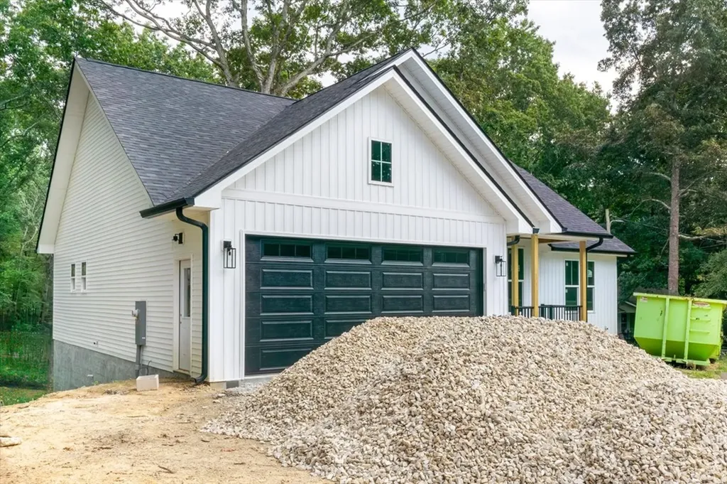 235 Estates Lake Drive Crossville TN 38571