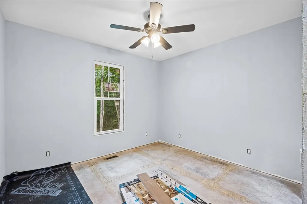 235 Estates Lake Drive Crossville TN 38571