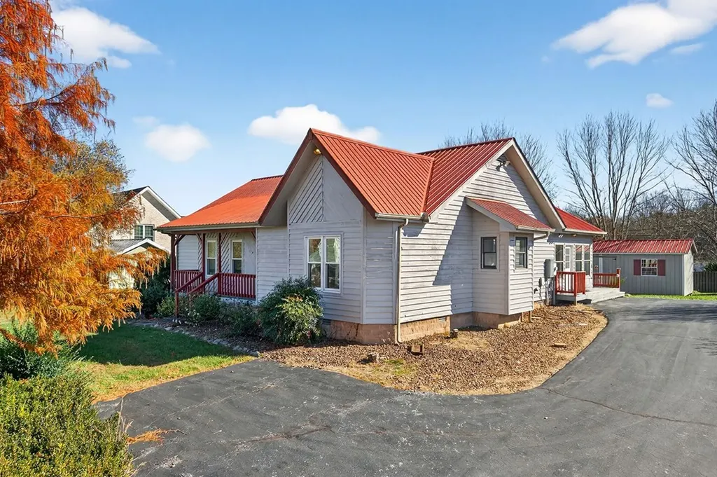 288 Mallory Circle Livingston TN 38570