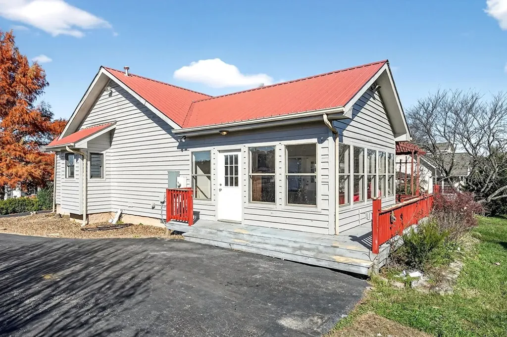 288 Mallory Circle Livingston TN 38570