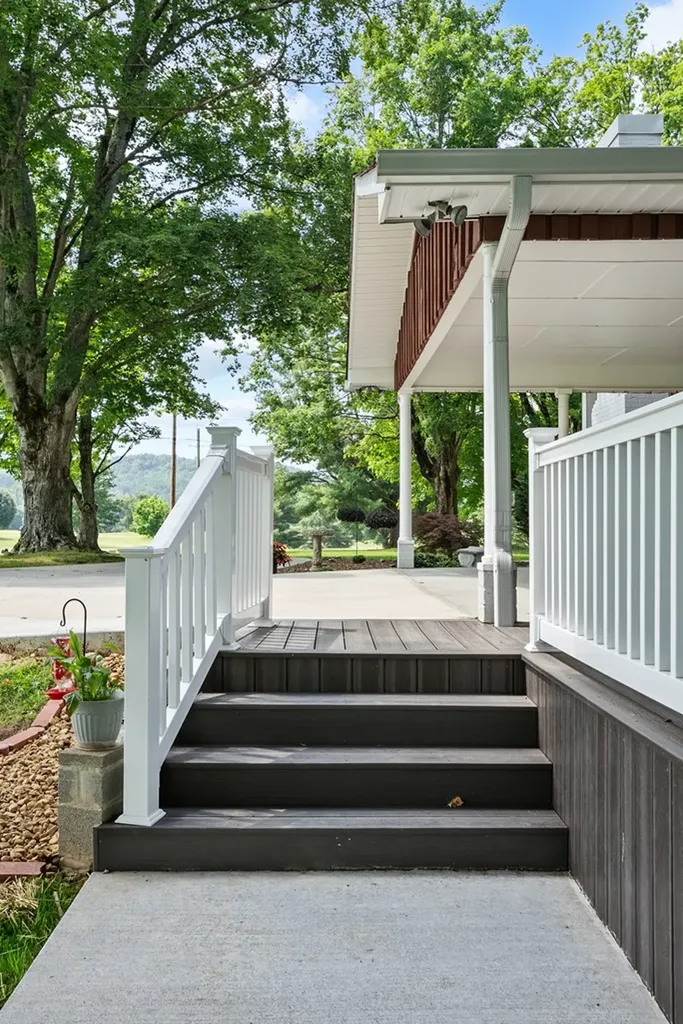 1364 Country Club Road Sparta TN 38583