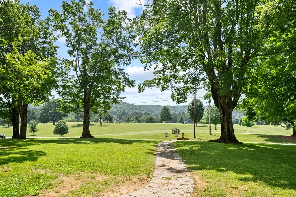 1364 Country Club Road Sparta TN 38583