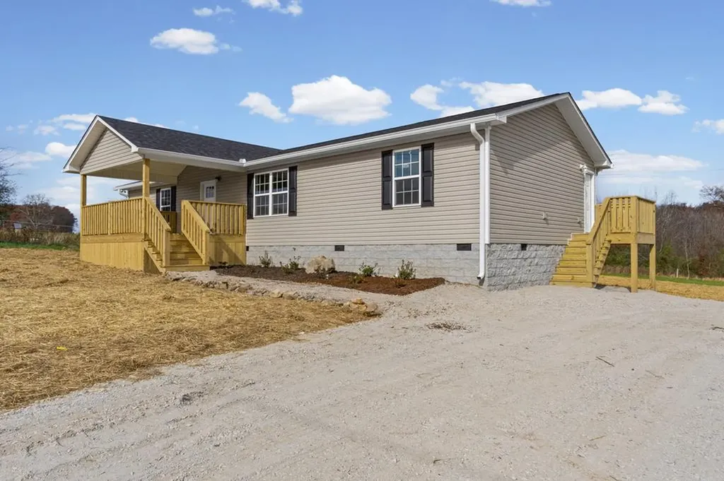 5445 Window Cliff Road Baxter TN 38544