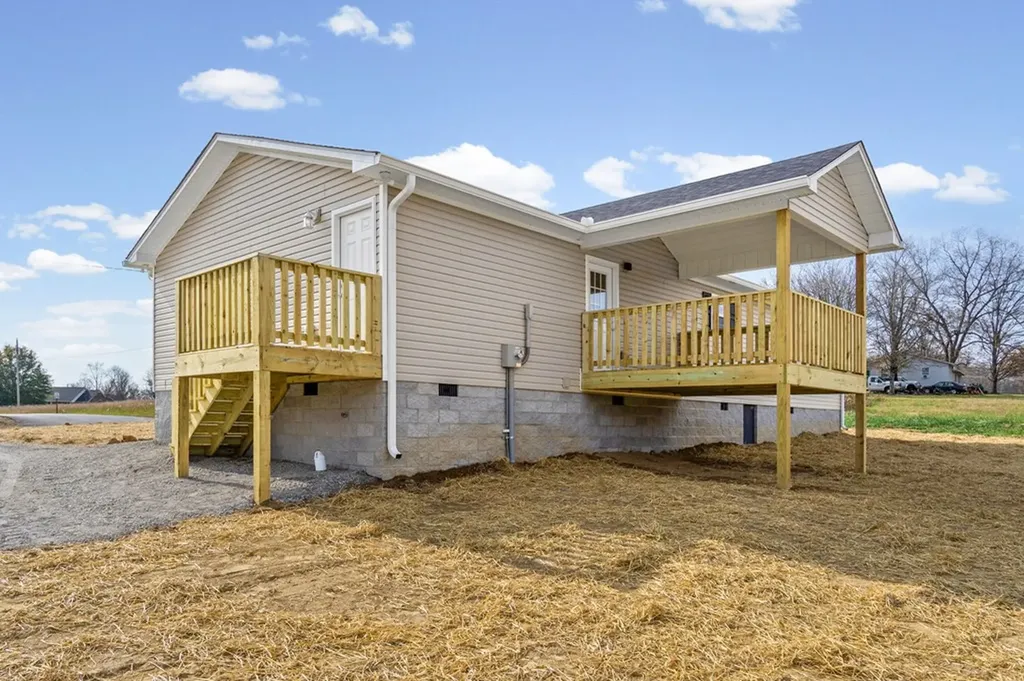 5445 Window Cliff Road Baxter TN 38544