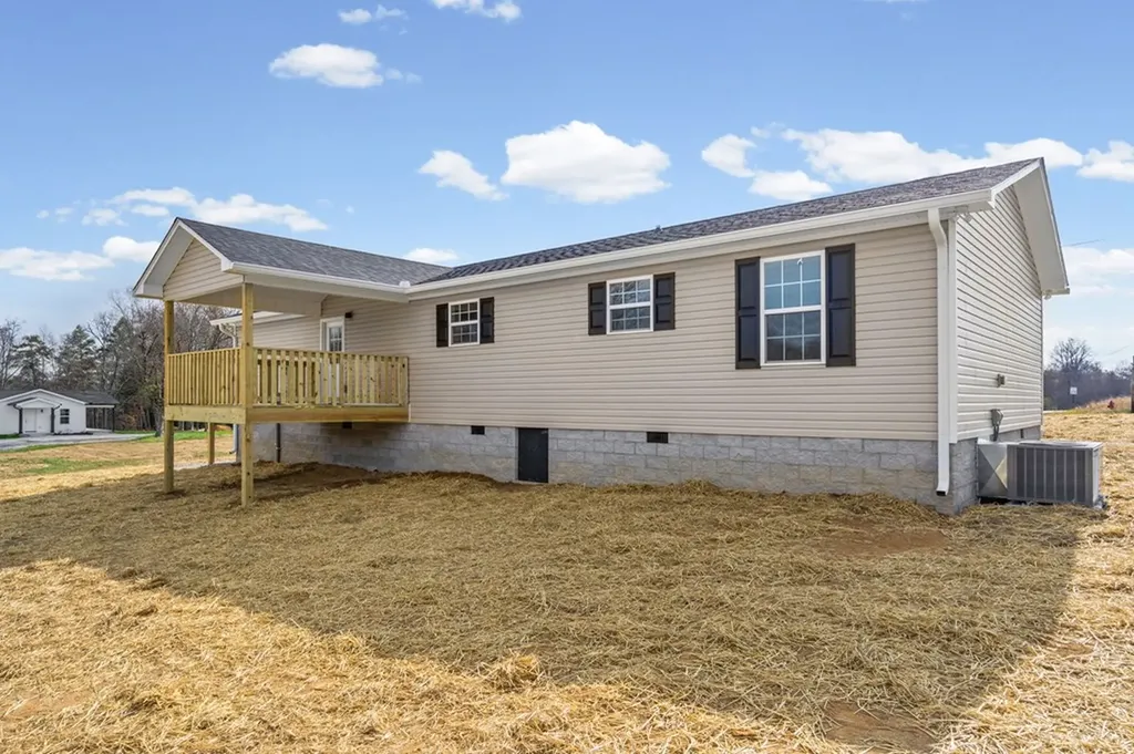 5445 Window Cliff Road Baxter TN 38544