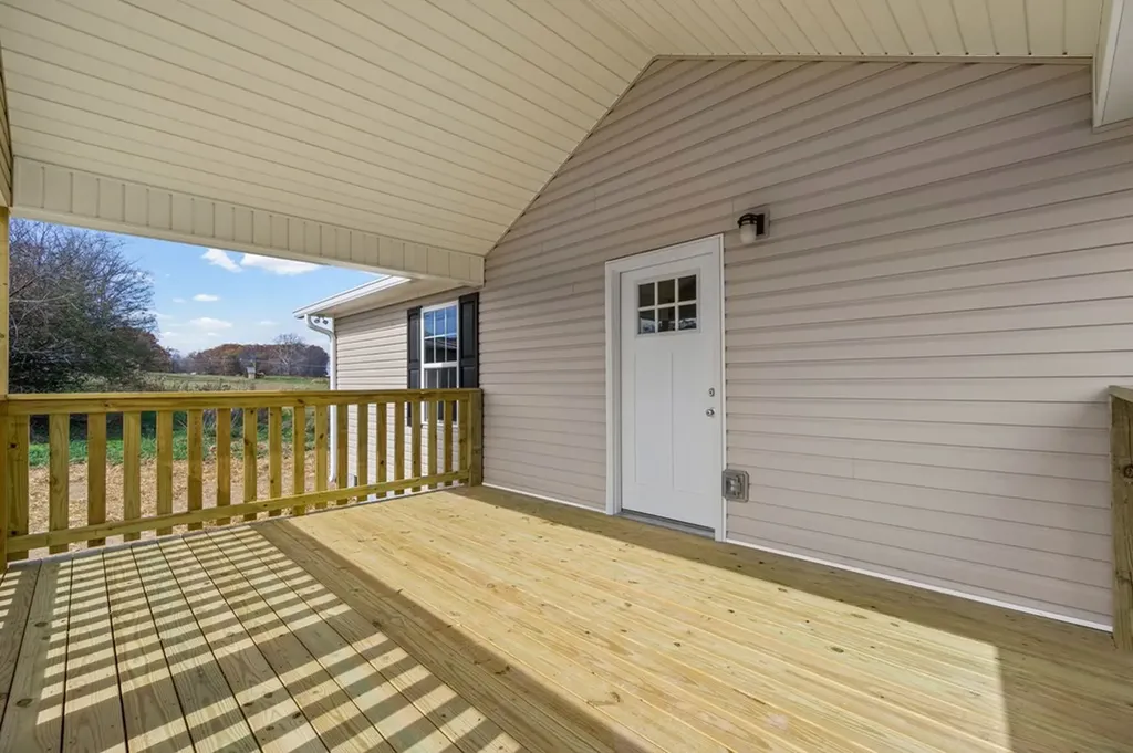 5445 Window Cliff Road Baxter TN 38544