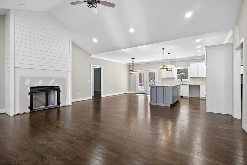 2 Browder Point Monterey TN 38574