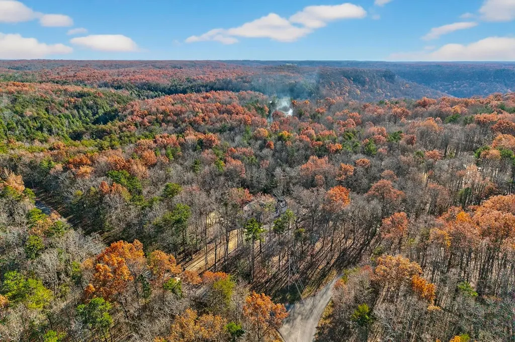 2 Browder Point Monterey TN 38574