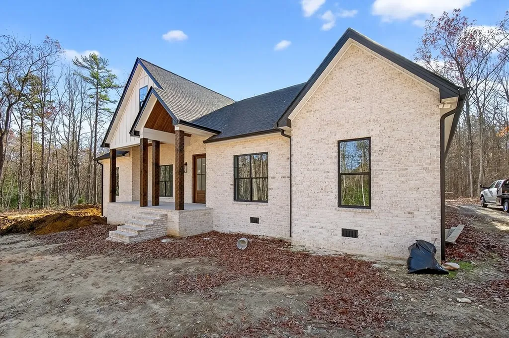 2 Browder Point Monterey TN 38574