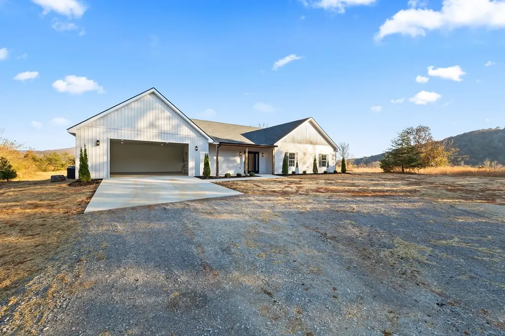 815 Safley Hollow Road Mcminnville TN 37110