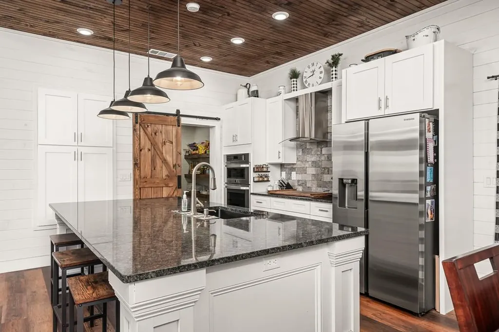 177 Nettle Carrier Lane Monroe TN 38573