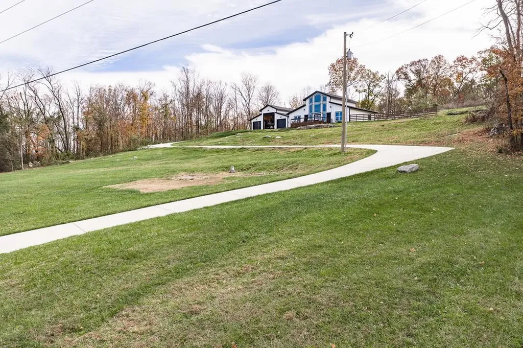 177 Nettle Carrier Lane Monroe TN 38573