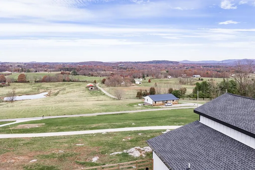 177 Nettle Carrier Lane Monroe TN 38573