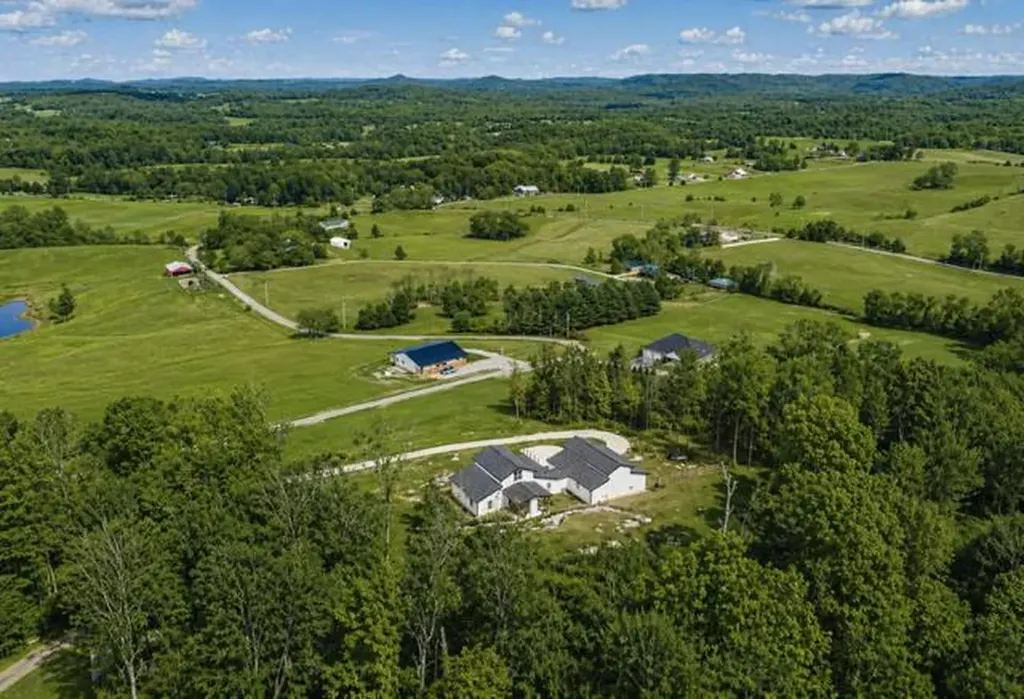 177 Nettle Carrier Lane Monroe TN 38573