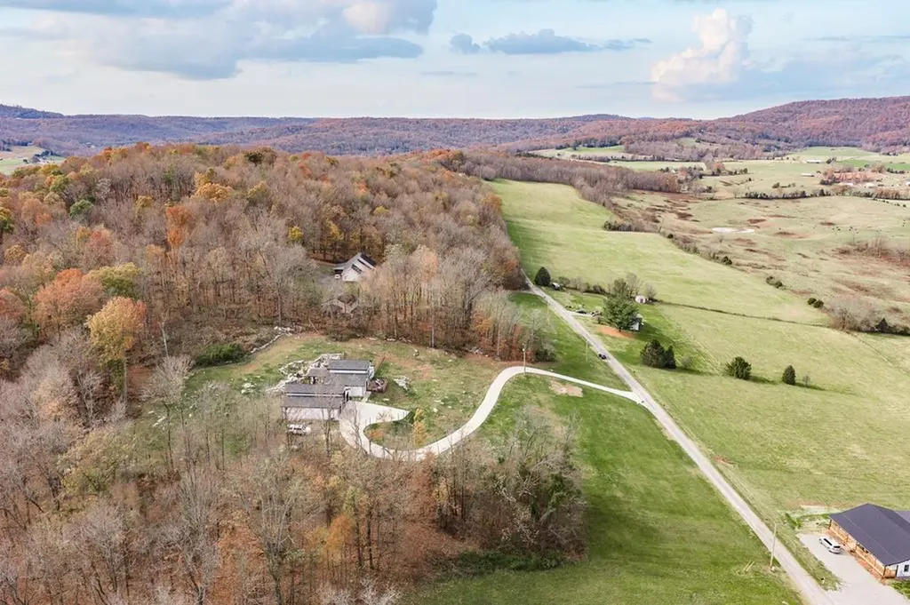 177 Nettle Carrier Lane Monroe TN 38573