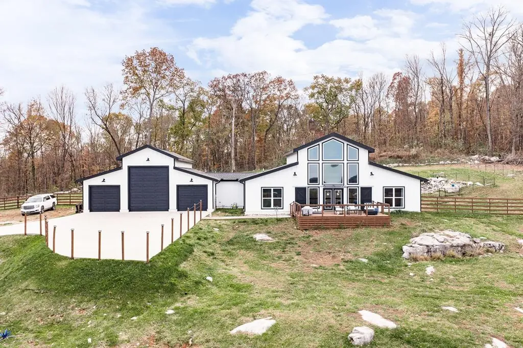 177 Nettle Carrier Lane Monroe TN 38573