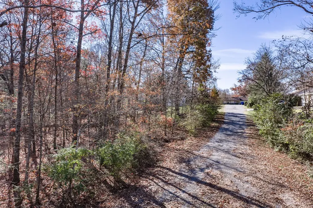 16 Rena Circle Crossville TN 38572