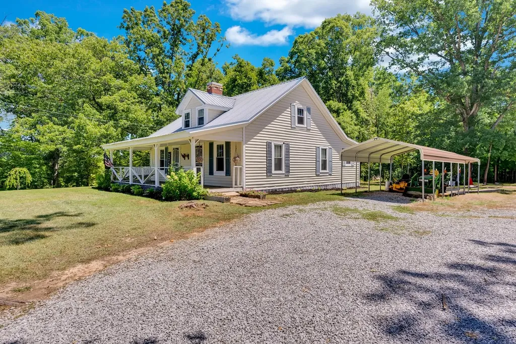 13593 Old Kentucky Road Sparta TN 38583