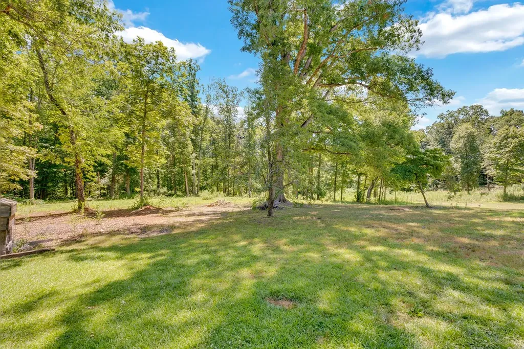 13593 Old Kentucky Road Sparta TN 38583