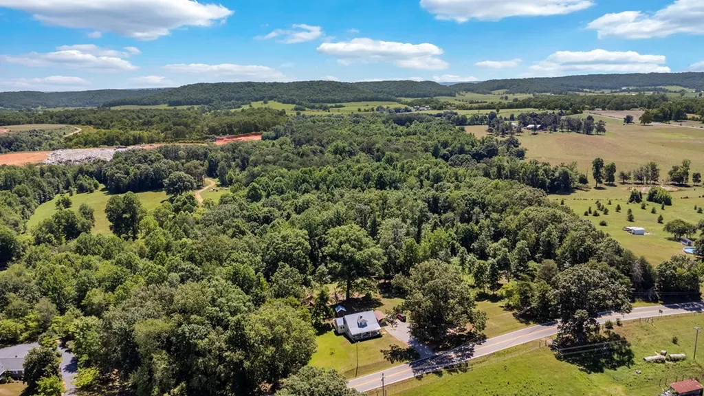 13593 Old Kentucky Road Sparta TN 38583