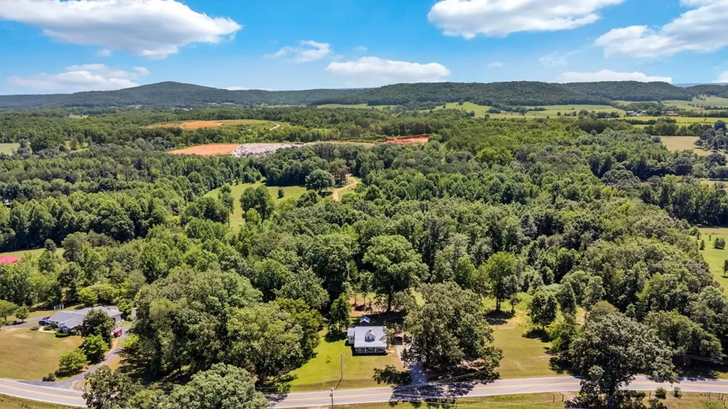 13593 Old Kentucky Road Sparta TN 38583