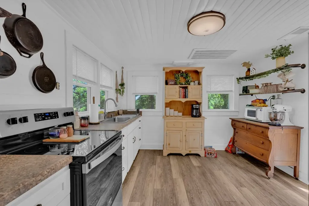 13593 Old Kentucky Road Sparta TN 38583