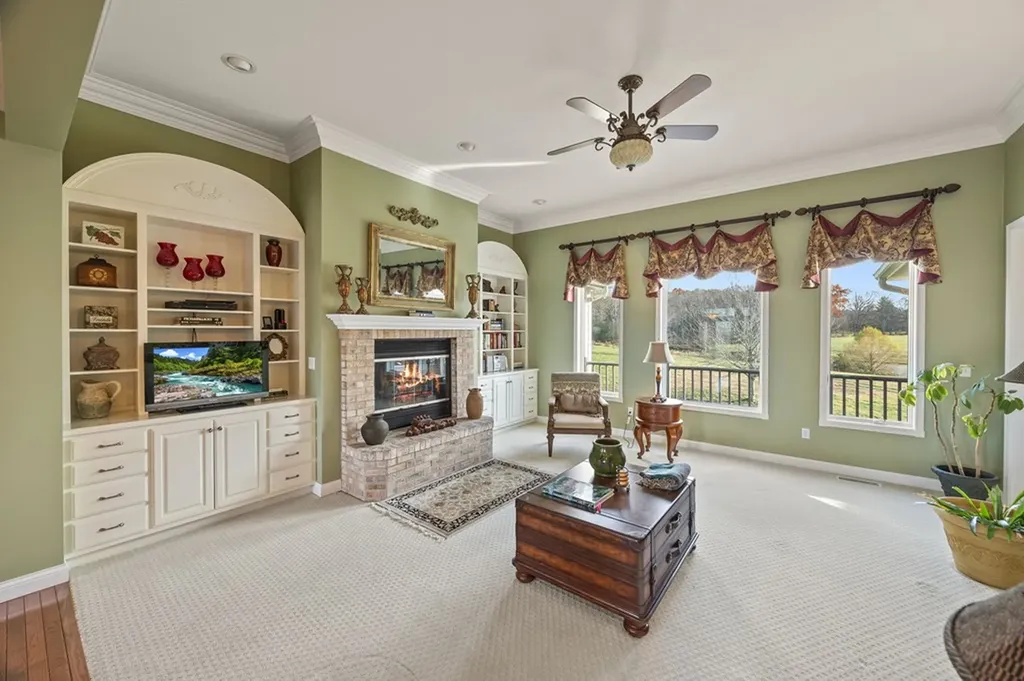 135 Austin Lane Deer Lodge TN 37726