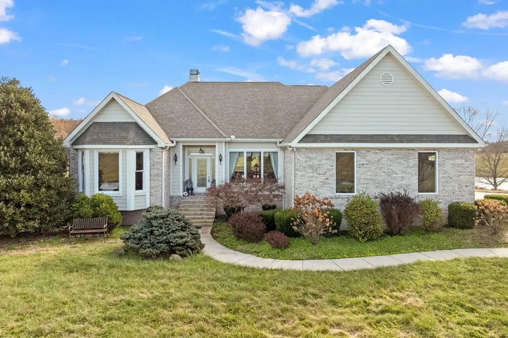 135 Austin Lane Deer Lodge TN 37726