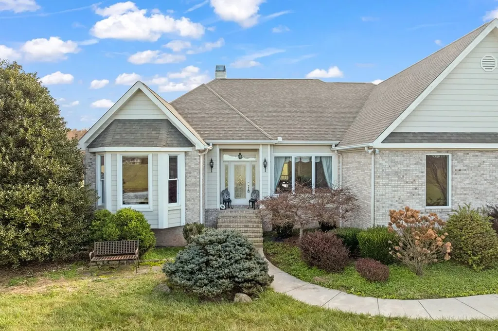 135 Austin Lane Deer Lodge TN 37726