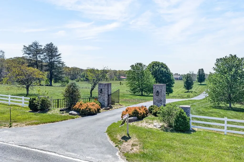 135 Austin Lane Deer Lodge TN 37726