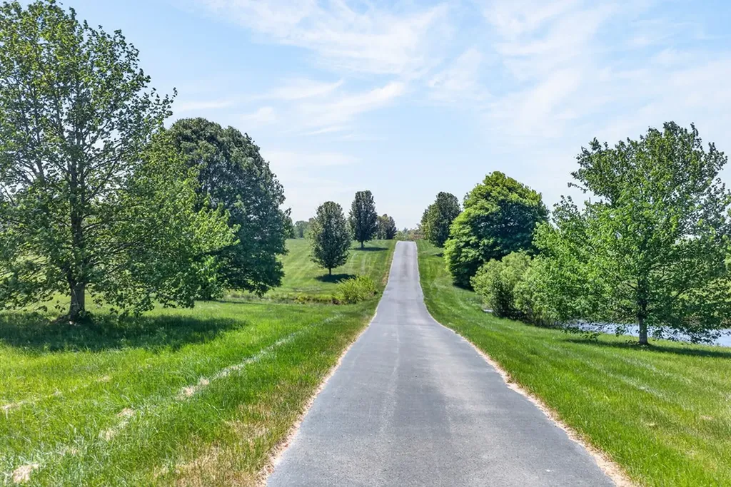 135 Austin Lane Deer Lodge TN 37726