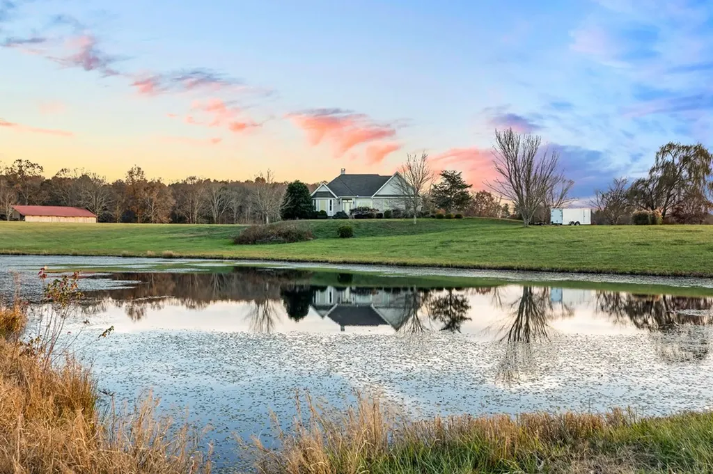 135 Austin Lane Deer Lodge TN 37726