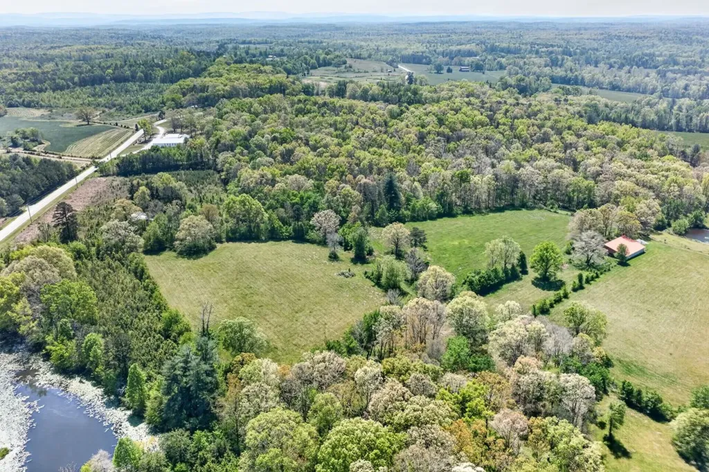 135 Austin Lane Deer Lodge TN 37726