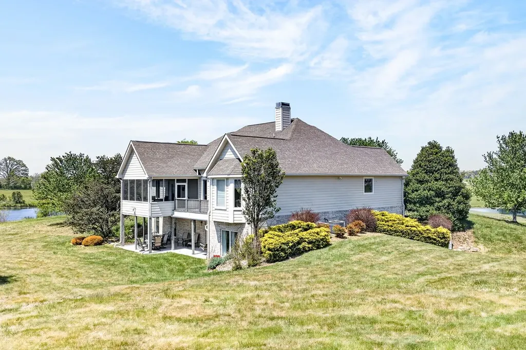 135 Austin Lane Deer Lodge TN 37726