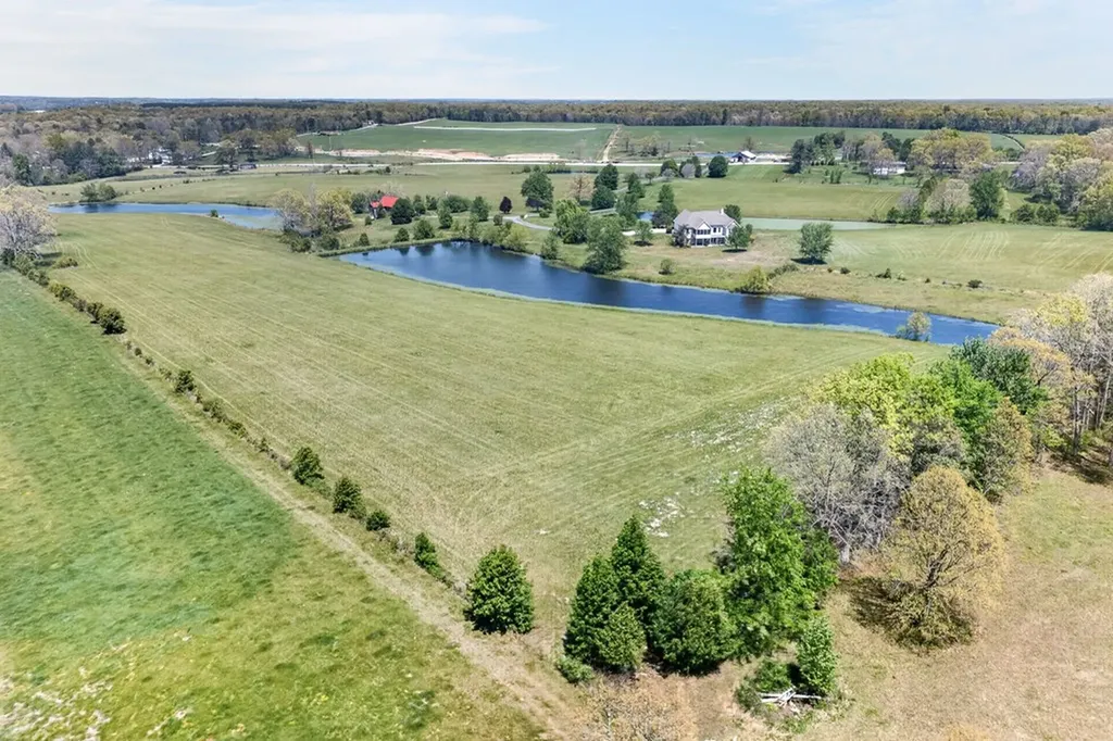 135 Austin Lane Deer Lodge TN 37726