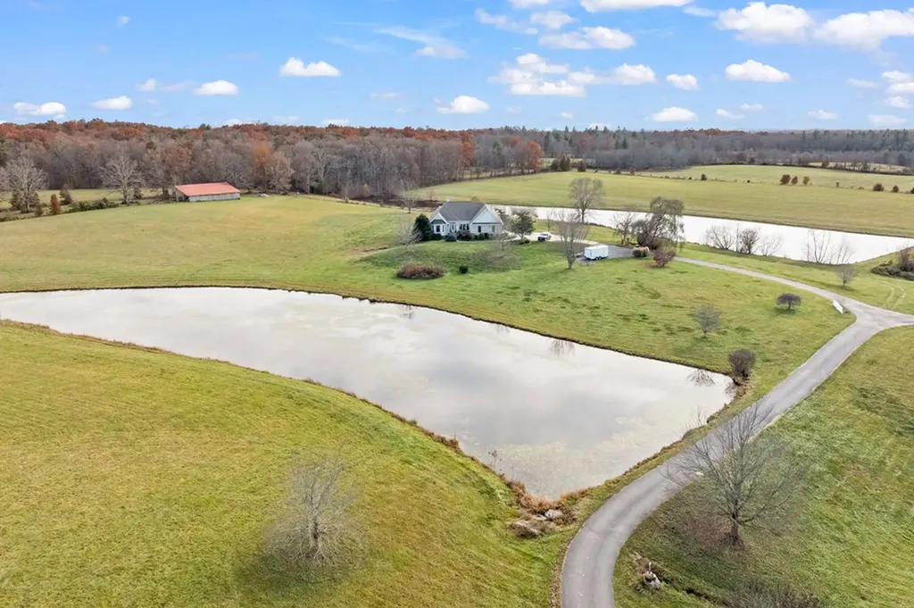 135 Austin Lane Deer Lodge TN 37726