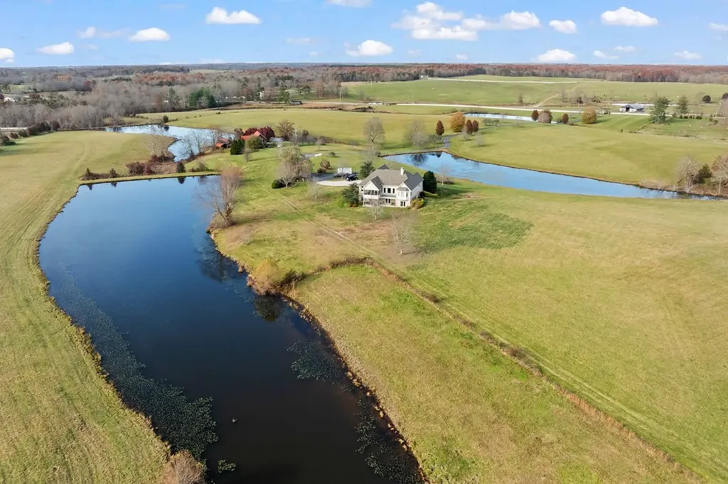 135 Austin Lane Deer Lodge TN 37726