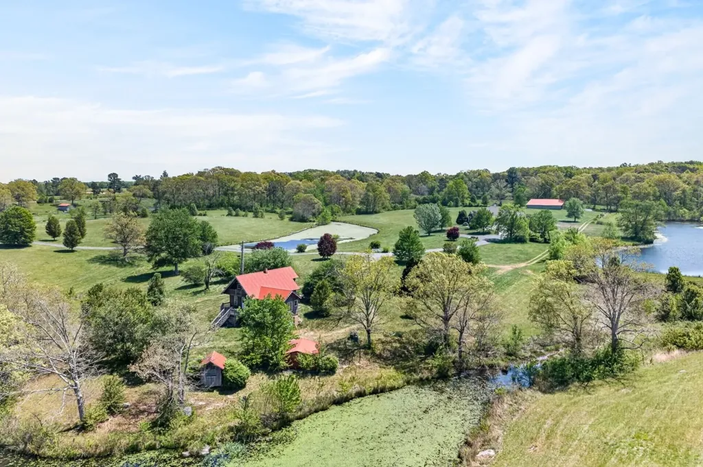 135 Austin Lane Deer Lodge TN 37726