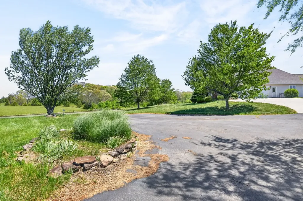 135 Austin Lane Deer Lodge TN 37726