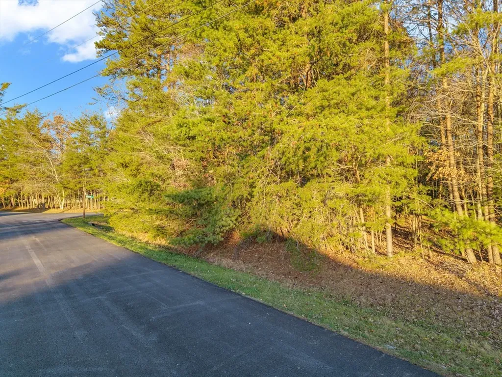 19 Inwood Drive Crossville TN 38558