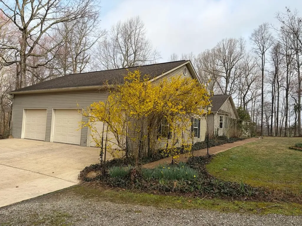 2025 Old Bon Air Road Sparta TN 38583