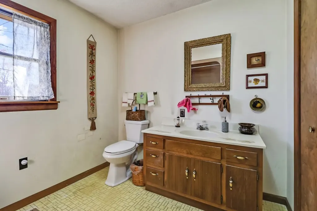 370 Red Brush Drive Crossville TN 38555