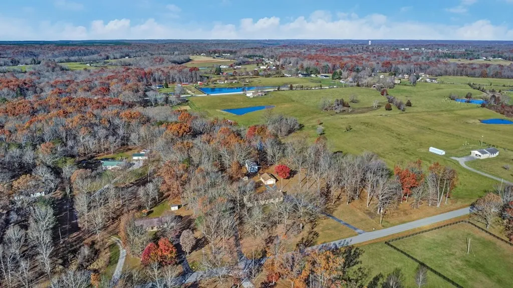 370 Red Brush Drive Crossville TN 38555