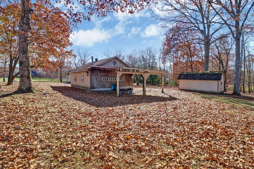 370 Red Brush Drive Crossville TN 38555