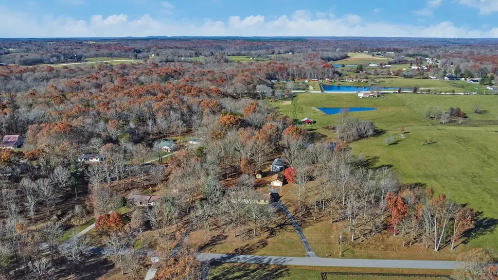 370 Red Brush Drive Crossville TN 38555