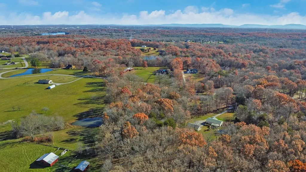 370 Red Brush Drive Crossville TN 38555