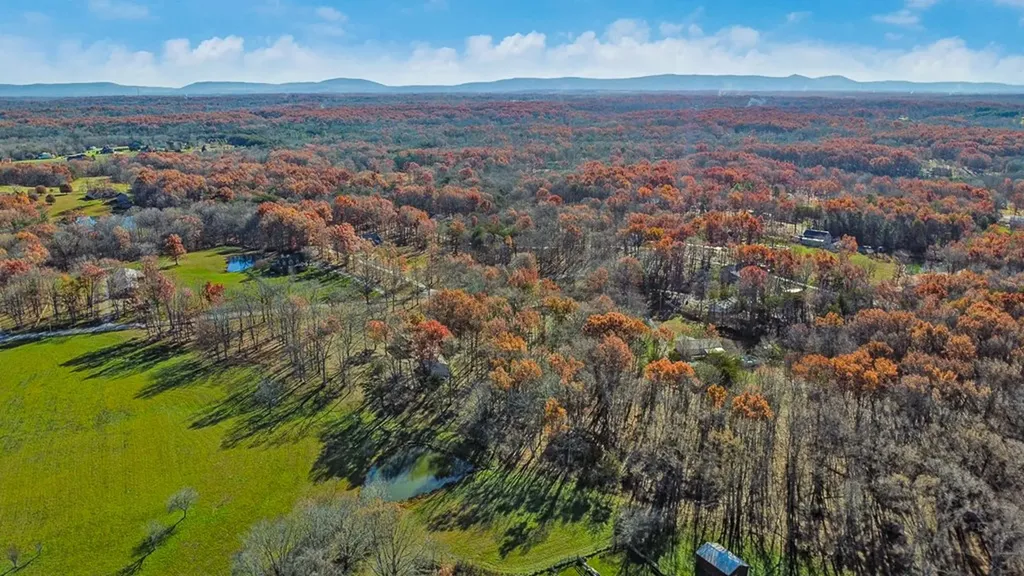 370 Red Brush Drive Crossville TN 38555