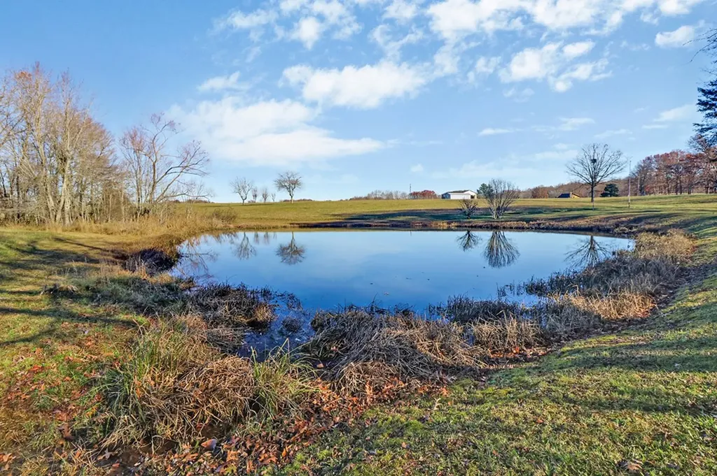 370 Red Brush Drive Crossville TN 38555